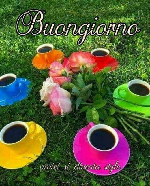 Buongiorno con le tazzine colorate